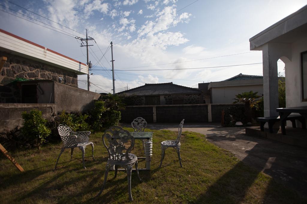 Choonhee Pension Jeju Extérieur photo